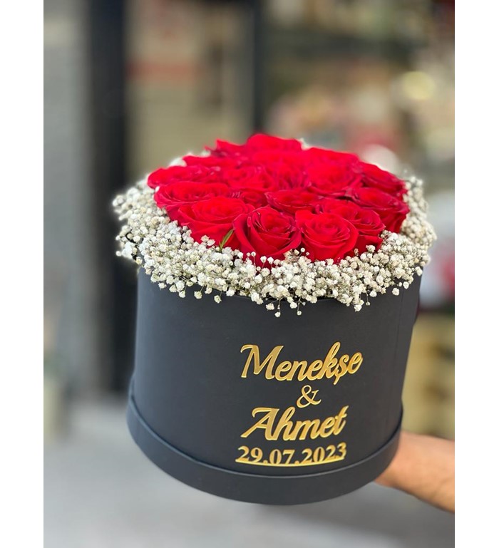 Kutuda Kırmızı Güller