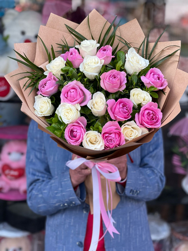 Pembe ve Beyaz Gül Buketi
